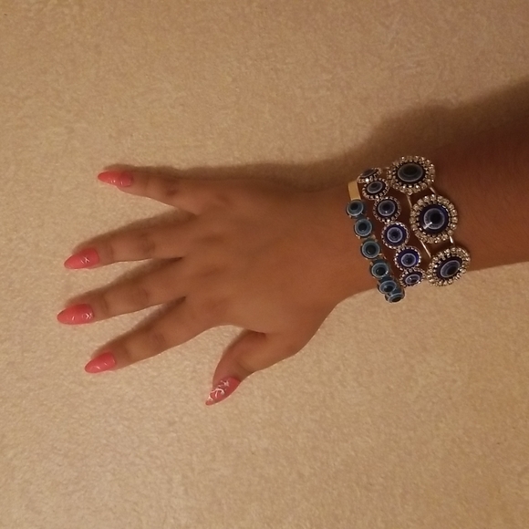 Evil eye bracelets - Picture 2 of 5